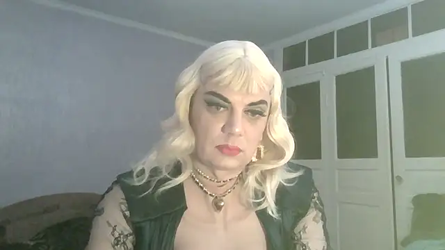 NiraFrost online show from December 16, 7:09 pm