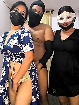 Family02 online show from February 12, 7:04 pm