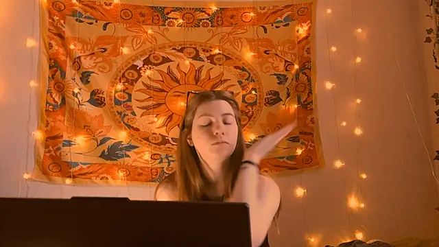 AliceCUNTach online show from April 19, 5:07 am