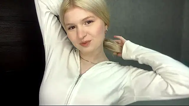 ShontaWasilko online show from March 18, 7:41 pm