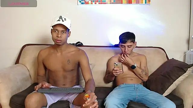 SpicyBoys X online show from April 10, 12:05 am