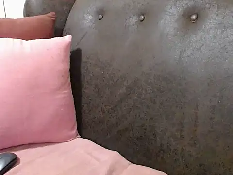 bustylaura4u online show from March 19, 8:57 pm