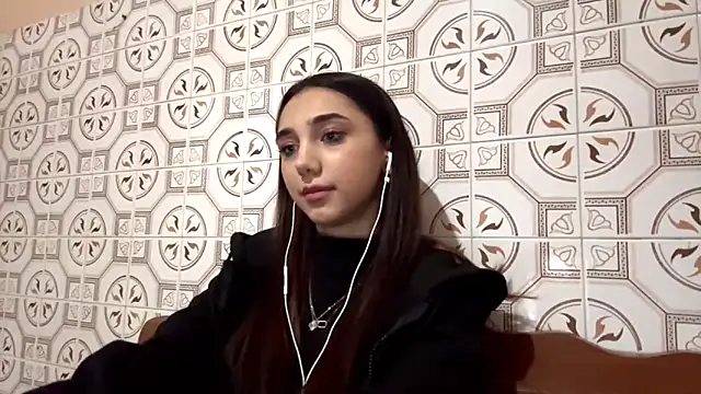 LinaMour online show from November 6, 10:15 pm