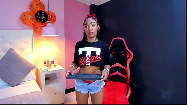 SkylerBloomm online show from November 2, 3:54 am