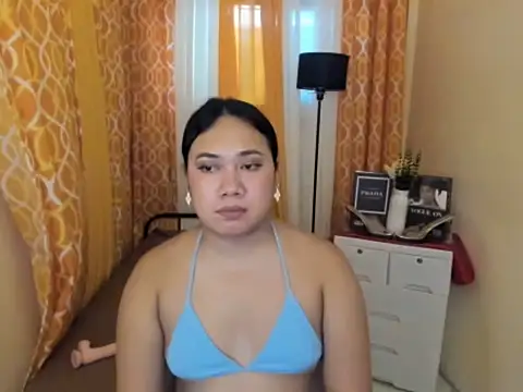 TsUncutKaren online show from April 23, 2:52 am