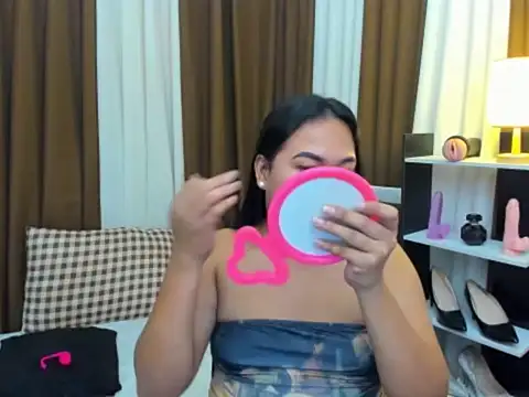 TsUncutKaren online show from October 21, 8:35 pm