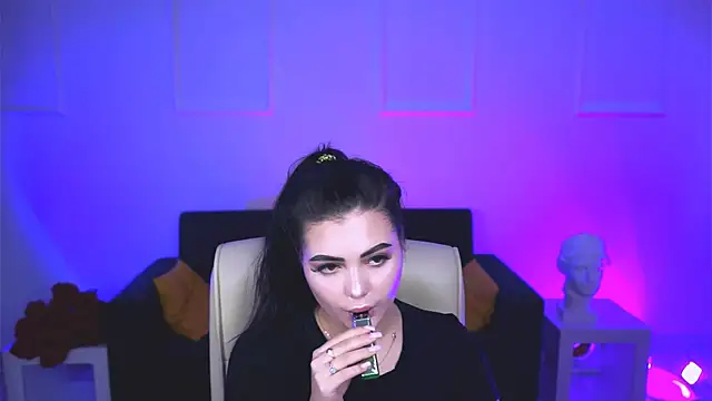 Snapshot of NaomiWilsons chatting on September 13, 10:12 am NaomiWilsons online show from September 13, 10:12 am