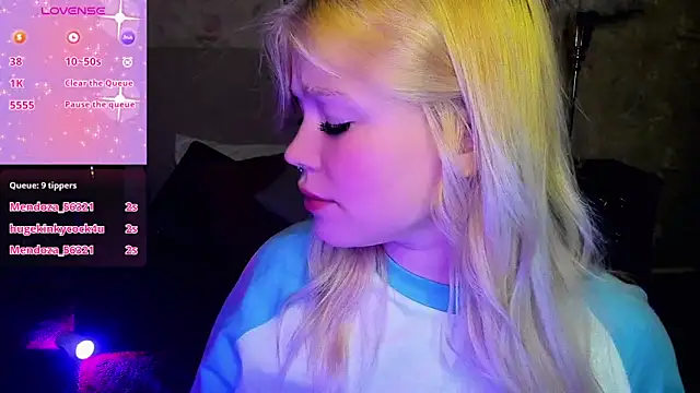 Snapshot of Diana_Dream chatting on September 27, 9:11 pm Diana Dream online show from September 27, 9:11 pm