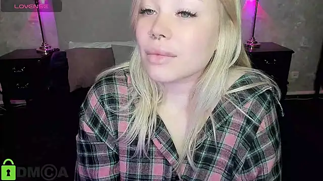 Snapshot of Diana_Dream chatting on October 3, 7:30 pm Diana Dream online show from October 3, 7:30 pm
