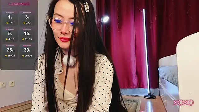 Milly  Foxy online show from April 4, 1:43 pm