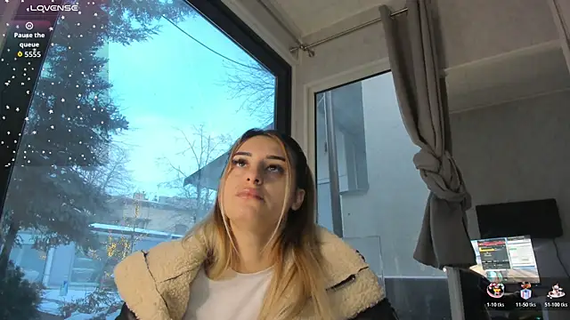 Ella Vee online show from January 15, 6:08 am