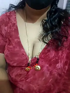 luci-queen online show from May 20, 7:38 am