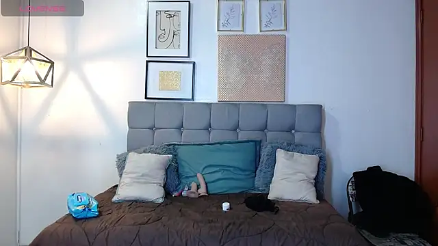  naomi s online show from March 21, 1:27 pm