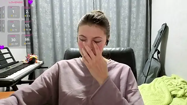 CutieAnny online show from June 11, 8:38 pm