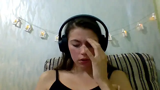 CutieAnny online show from September 9, 4:56 am