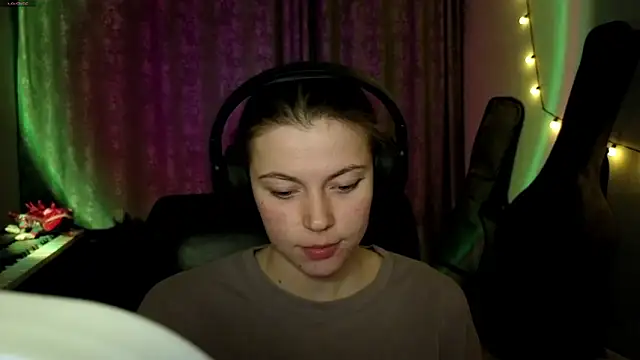 CutieAnny online show from March 29, 8:08 pm