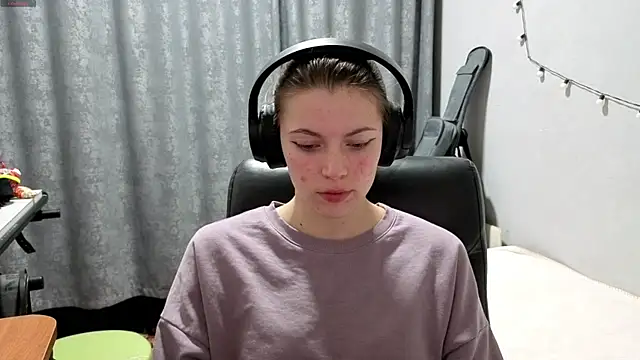 CutieAnny online show from April 22, 9:12 pm