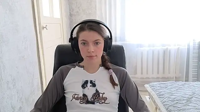 CutieAnny online show from October 8, 4:50 am