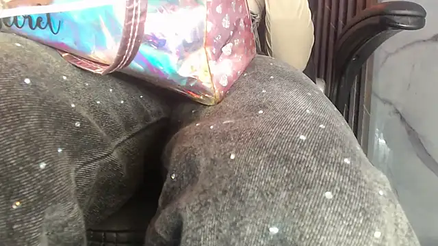 CamelyHott online show from April 22, 2:30 am