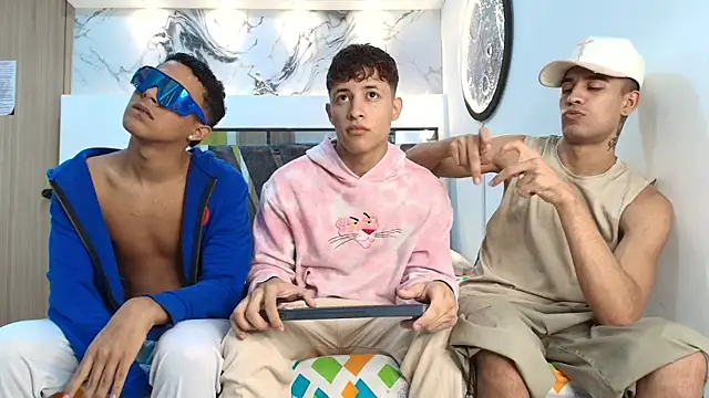 GRETTY BOYS online show from October 11, 7:35 am