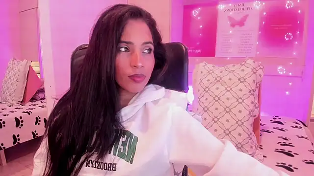 Snapshot of LexxaQueen chatting on October 11, 4:06 am LexxaQueen online show from October 11, 4:06 am