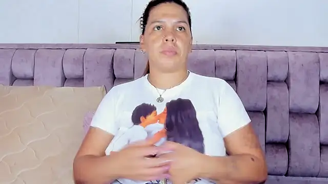 Alexa-Hunter online show from April 23, 10:45 pm