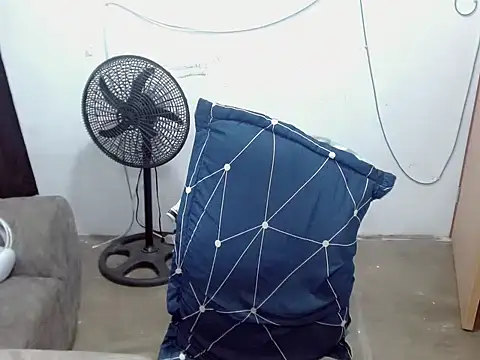 Dulce2415 online show from April 21, 2:51 am