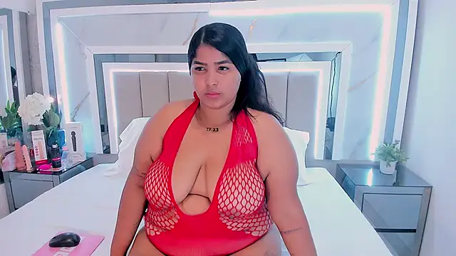 JuliethaVillalobos online show from November 19, 12:43 am