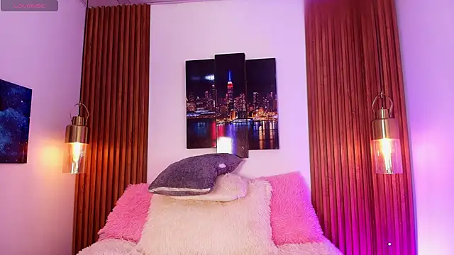 Emily Vaughan online show from September 18, 3:38 am