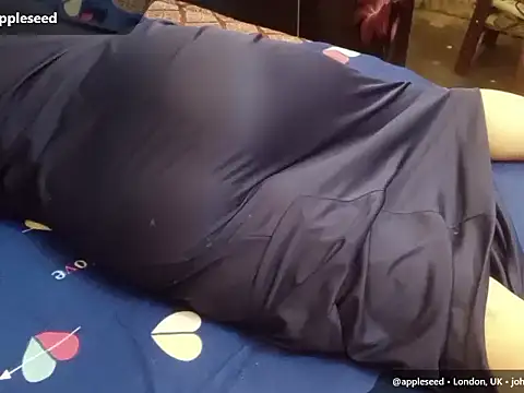 manustripjob online show from July 24, 9:44 pm