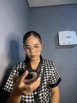 Shy SexyLady online show from May 23, 11:52 am