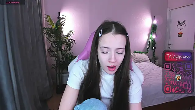 Belle Wa1ker online show from December 18, 1:21 am