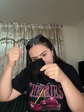 Tayler Kim online show from April 22, 10:07 pm