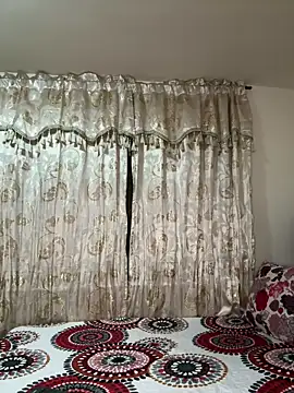 Tayler Kim online show from April 25, 7:33 pm