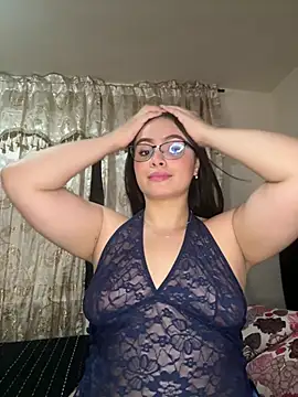 Tayler Kim online show from April 24, 7:49 pm