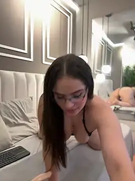 Tayler Kim online show from March 29, 7:13 pm