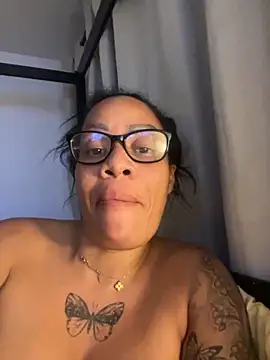 Snapshot of sugarsweetie8000 chatting on September 22, 9:02 pm sugarsweetie8000 online show from September 22, 9:02 pm