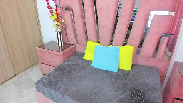 MaraKarly online show from April 26, 1:42 pm