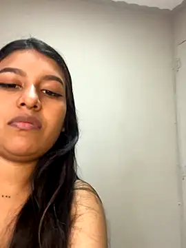  Chloe Smith online show from October 15, 4:42 pm