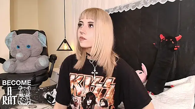 IvyBelle  online show from April 22, 11:29 am