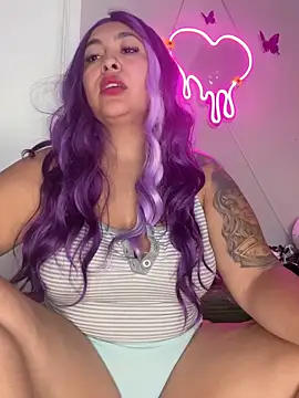 latina curvy22 online show from April 10, 6:47 pm