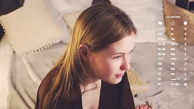 LynHillaire online show from April 19, 6:10 pm