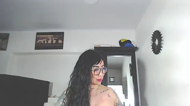 Snapshot of Vicky_hotmilf chatting on September 26, 4:15 pm Vicky hotmilf online show from September 26, 4:15 pm