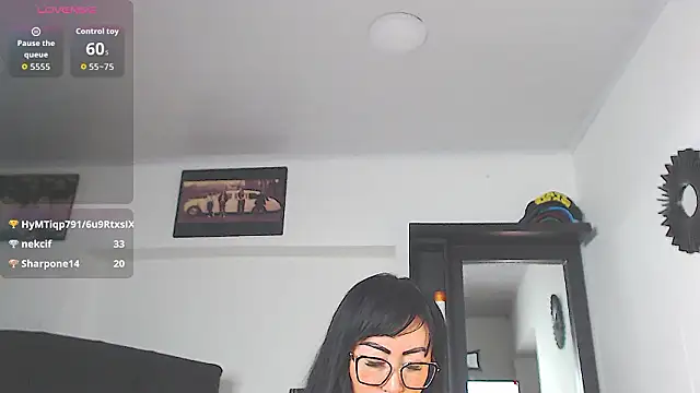 Vicky hotmilf online show from March 13, 11:33 am