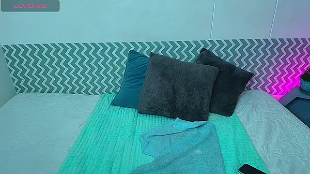 Snapshot of EmilyCoy_ chatting on October 12, 3:53 am EmilyCoy online show from October 12, 3:53 am