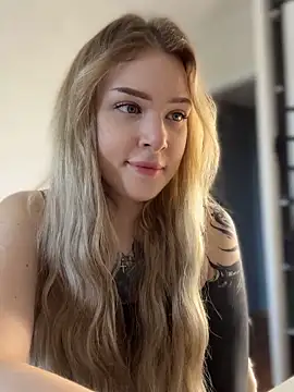 Snapshot of elliss_ chatting on September 17, 6:11 am elliss  online show from September 17, 6:11 am