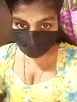 Snapshot of Nithiila chatting on September 25, 2:49 pm Nithiila online show from September 25, 2:49 pm