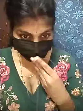 Snapshot of Nithiila chatting on October 6, 1:17 pm Nithiila online show from October 6, 1:17 pm