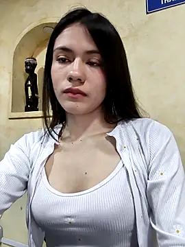 Snapshot of CHARLOTTE__05 chatting on October 6, 1:06 pm CHARLOTTE 05 online show from October 6, 1:06 pm