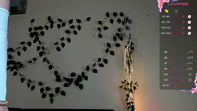 Snapshot of MollyDollz chatting on October 15, 12:41 pm MollyDollz online show from October 15, 12:41 pm